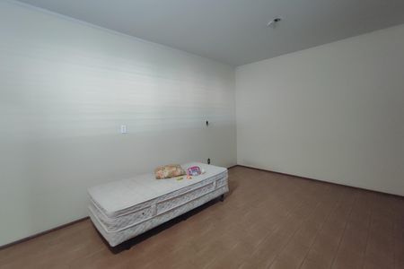 Casa à venda com 396m², 5 quartos e 4 vagas Casa à venda com 396m², 5 quartos e 4 vagasQuarto 1