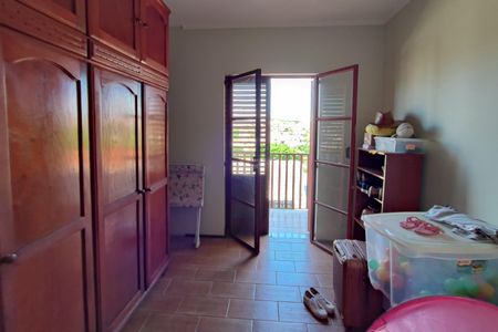 Casa à venda com 396m², 5 quartos e 4 vagas Casa à venda com 396m², 5 quartos e 4 vagasQuarto 2