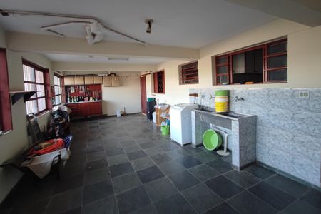 Casa à venda com 396m², 5 quartos e 4 vagas Casa à venda com 396m², 5 quartos e 4 vagasÁrea de Serviço