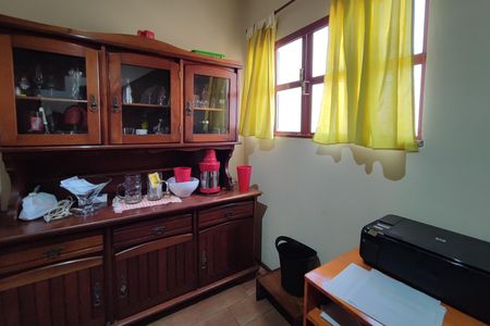 Casa à venda com 396m², 5 quartos e 4 vagas Casa à venda com 396m², 5 quartos e 4 vagasEscritório