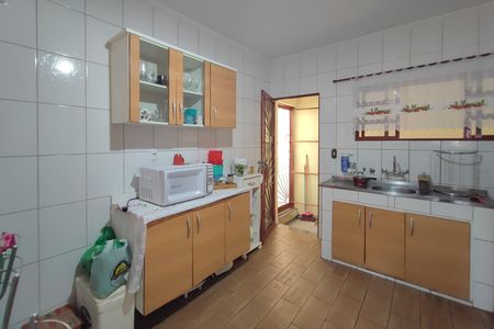 Casa à venda com 396m², 5 quartos e 4 vagas Casa à venda com 396m², 5 quartos e 4 vagasCozinha