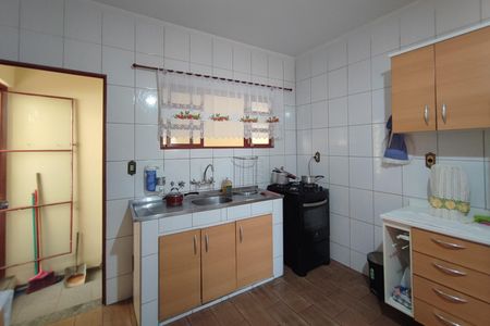 Casa à venda com 396m², 5 quartos e 4 vagas Casa à venda com 396m², 5 quartos e 4 vagasCozinha