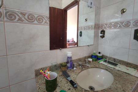 Casa à venda com 396m², 5 quartos e 4 vagas Casa à venda com 396m², 5 quartos e 4 vagasBanheiro Suíte