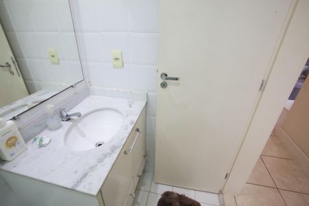 Apartamento à venda com 55m², 2 quartos e 1 vagaBanheiro Social