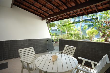 Casa de condomínio para alugar com 140m², 3 quartos e 1 vagaVaranda