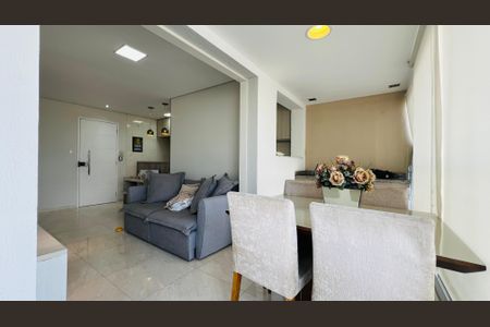 Apartamento à venda com 72m², 2 quartos e 1 vagaSala