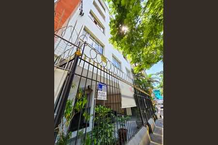 Apartamento à venda com 57m², 2 quartos e sem vaga Apartamento à venda com 57m², 2 quartos e sem vagaFachada