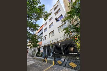 Apartamento à venda com 57m², 2 quartos e sem vaga Apartamento à venda com 57m², 2 quartos e sem vagaFachada