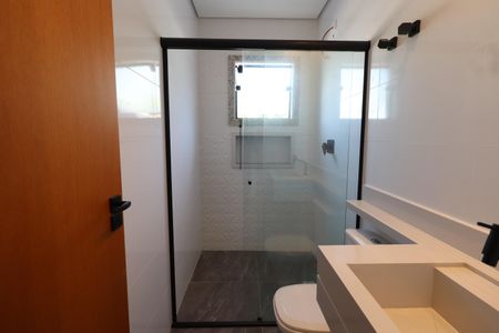 Casa à venda com 140m², 3 quartos e 4 vagasBanheiro/Suíte 1