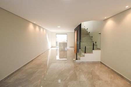 Casa à venda com 140m², 3 quartos e 4 vagasSala