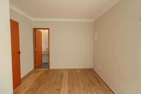 Casa à venda com 140m², 3 quartos e 4 vagasSuíte 2