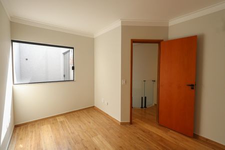 Casa à venda com 140m², 3 quartos e 4 vagasSuíte 2
