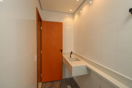 Casa à venda com 140m², 3 quartos e 4 vagasBanheiro/Suíte 2