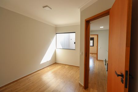 Casa à venda com 140m², 3 quartos e 4 vagasSuíte 2