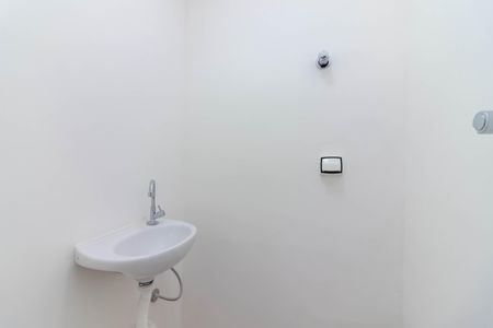 Apartamento para alugar com 74m², 2 quartos e sem vagaBanheiro de Serviço