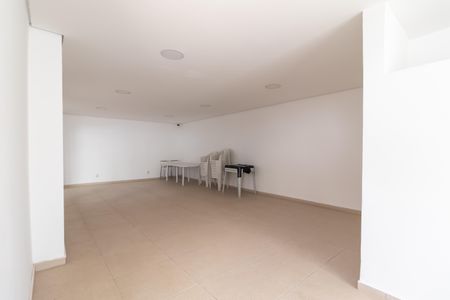Apartamento para alugar com 74m², 2 quartos e sem vagaÁrea comum - Salão de festas