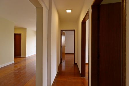 Apartamento à venda com 120m², 3 quartos e 2 vagasCorredor para os Quartos