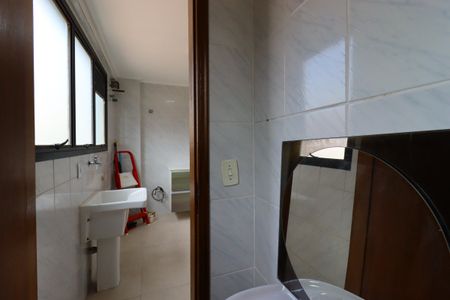 Apartamento à venda com 120m², 3 quartos e 2 vagasBanheiro de Serviço