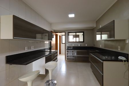 Apartamento à venda com 120m², 3 quartos e 2 vagasCozinha