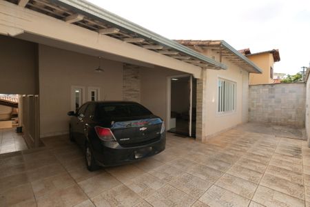 Casa à venda com 282m², 3 quartos e 3 vagasGaragem