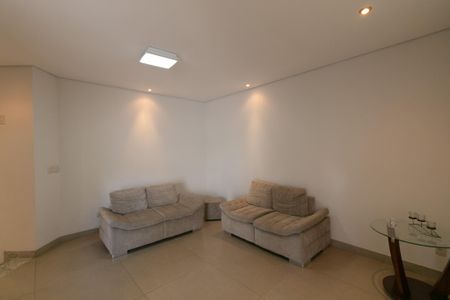 Casa à venda com 282m², 3 quartos e 3 vagasSala de TV