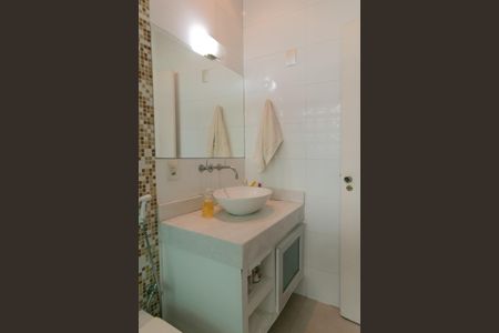 Casa à venda com 282m², 3 quartos e 3 vagasBanheiro Suite