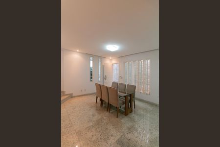 Casa à venda com 282m², 3 quartos e 3 vagasSala de Jantar