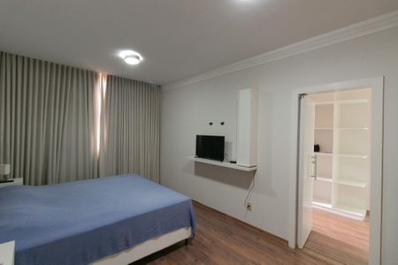 Casa à venda com 282m², 3 quartos e 3 vagasSuite