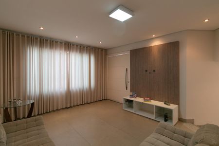 Casa à venda com 282m², 3 quartos e 3 vagasSala de TV