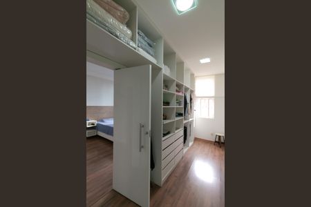 Casa à venda com 282m², 3 quartos e 3 vagasCloset
