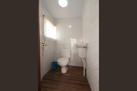 Casa à venda com 282m², 3 quartos e 3 vagasBanheiro externo