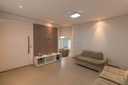 Casa à venda com 282m², 3 quartos e 3 vagasSala de TV