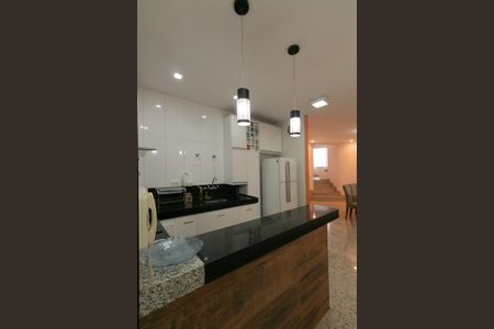 Casa à venda com 282m², 3 quartos e 3 vagasCozinha