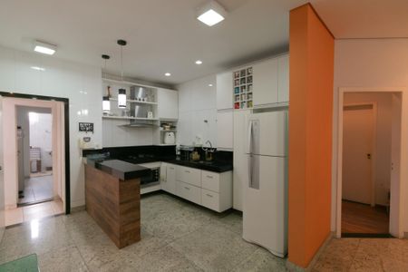 Casa à venda com 282m², 3 quartos e 3 vagasCozinha