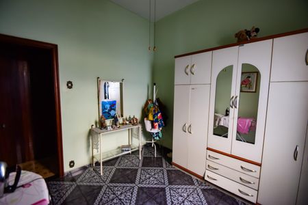 Casa à venda com 200m², 5 quartos e 4 vagas Casa à venda com 200m², 5 quartos e 4 vagasQuarto 3