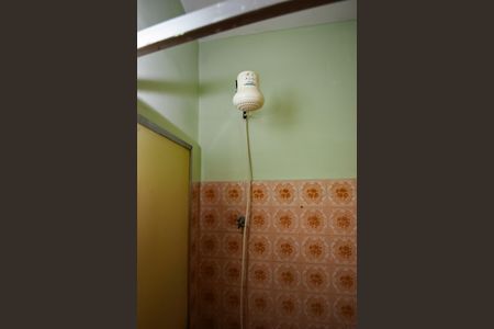 Casa à venda com 200m², 5 quartos e 4 vagas Casa à venda com 200m², 5 quartos e 4 vagasCasa dos Fundos (Banheiro)