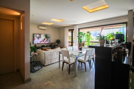 Apartamento à venda com 93m², 1 quarto e 1 vagaSala de Jantar