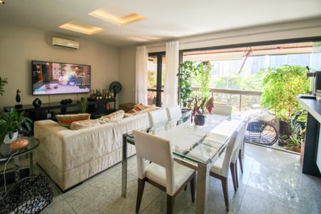 Apartamento à venda com 93m², 1 quarto e 1 vagaSala de Jantar