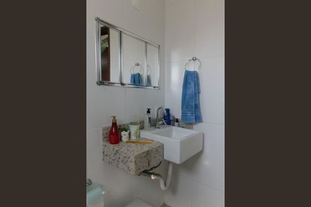 Casa à venda com 80m², 4 quartos e 8 vagas Casa à venda com 80m², 4 quartos e 8 vagasBanheiro Social 2