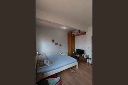 Casa à venda com 80m², 4 quartos e 8 vagas Casa à venda com 80m², 4 quartos e 8 vagasQuarto 2