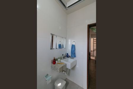 Casa à venda com 80m², 4 quartos e 8 vagas Casa à venda com 80m², 4 quartos e 8 vagasBanheiro Social 2