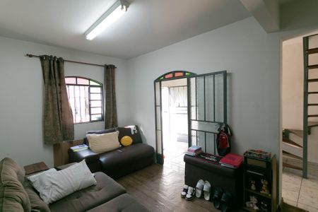 Casa à venda com 80m², 4 quartos e 8 vagas Casa à venda com 80m², 4 quartos e 8 vagasSala