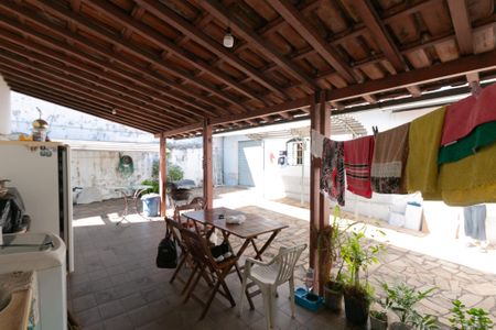 Casa à venda com 80m², 4 quartos e 8 vagas Casa à venda com 80m², 4 quartos e 8 vagasÁrea de Serviço