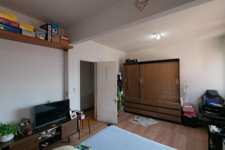 Casa à venda com 80m², 4 quartos e 8 vagas Casa à venda com 80m², 4 quartos e 8 vagasQuarto 2