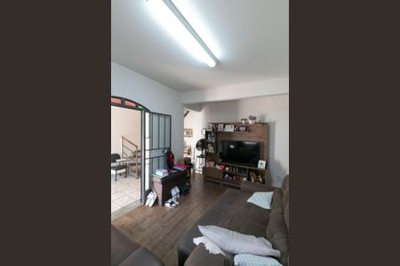 Casa à venda com 80m², 4 quartos e 8 vagas Casa à venda com 80m², 4 quartos e 8 vagasSala