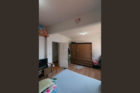 Casa à venda com 80m², 4 quartos e 8 vagas Casa à venda com 80m², 4 quartos e 8 vagasQuarto 2