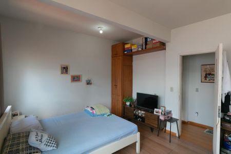 Casa à venda com 80m², 4 quartos e 8 vagas Casa à venda com 80m², 4 quartos e 8 vagasQuarto 2