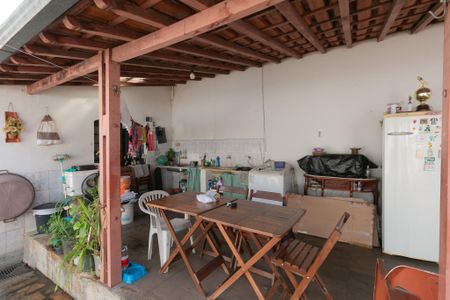 Casa à venda com 80m², 4 quartos e 8 vagas Casa à venda com 80m², 4 quartos e 8 vagasÁrea de Serviço