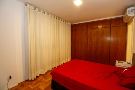 Apartamento à venda com 100m², 3 quartos e 1 vaga Apartamento à venda com 100m², 3 quartos e 1 vagaSuíte