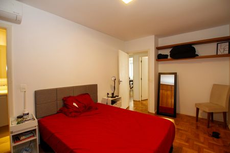 Apartamento à venda com 100m², 3 quartos e 1 vaga Apartamento à venda com 100m², 3 quartos e 1 vagaSuíte